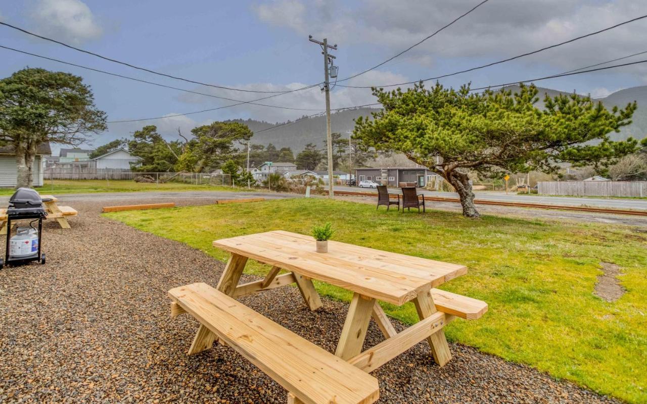 Driftwood Villa Rockaway Beach Exterior photo